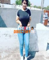 Komal Agra escort girl
